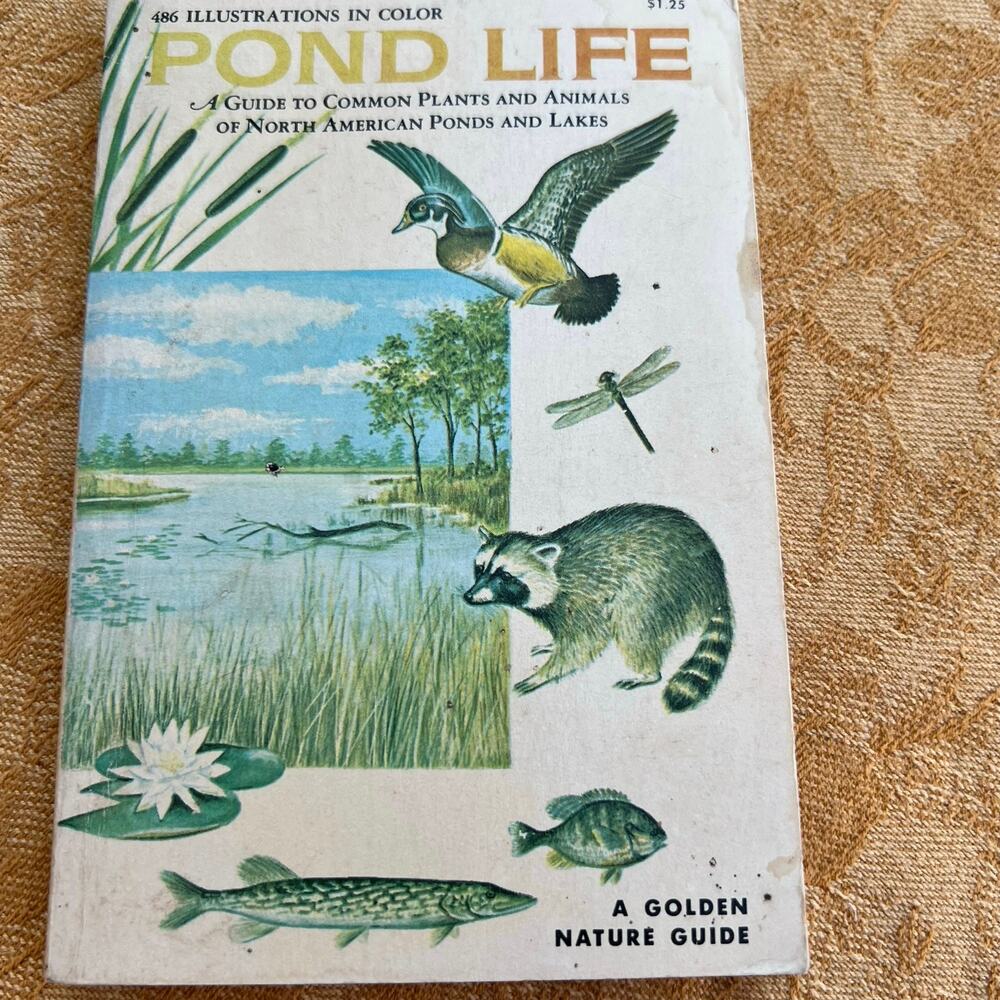 Pond Life: Common Plants and Animals of North America Pocket Book